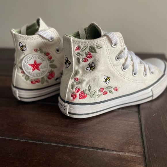 Converse Cream High-Tops with Floral and Bee Design - Picture 6 of 7